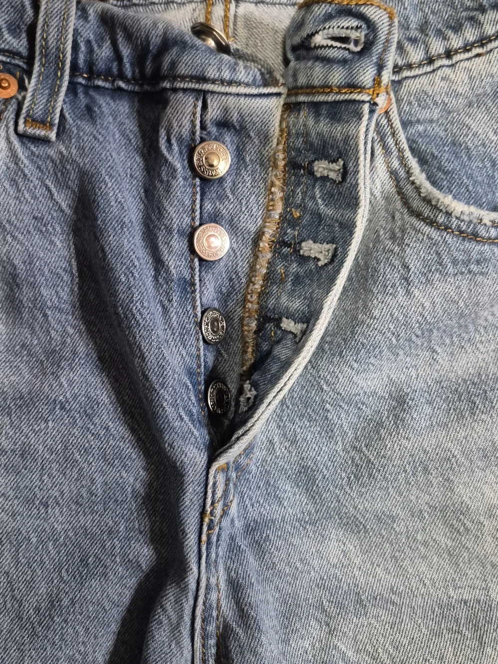 Women's Levis skinny jeans